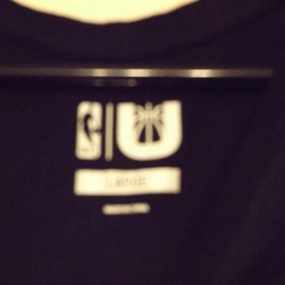 NBA T-Shirt, Chicago Bulls, Size Large - Picture 3 of 3